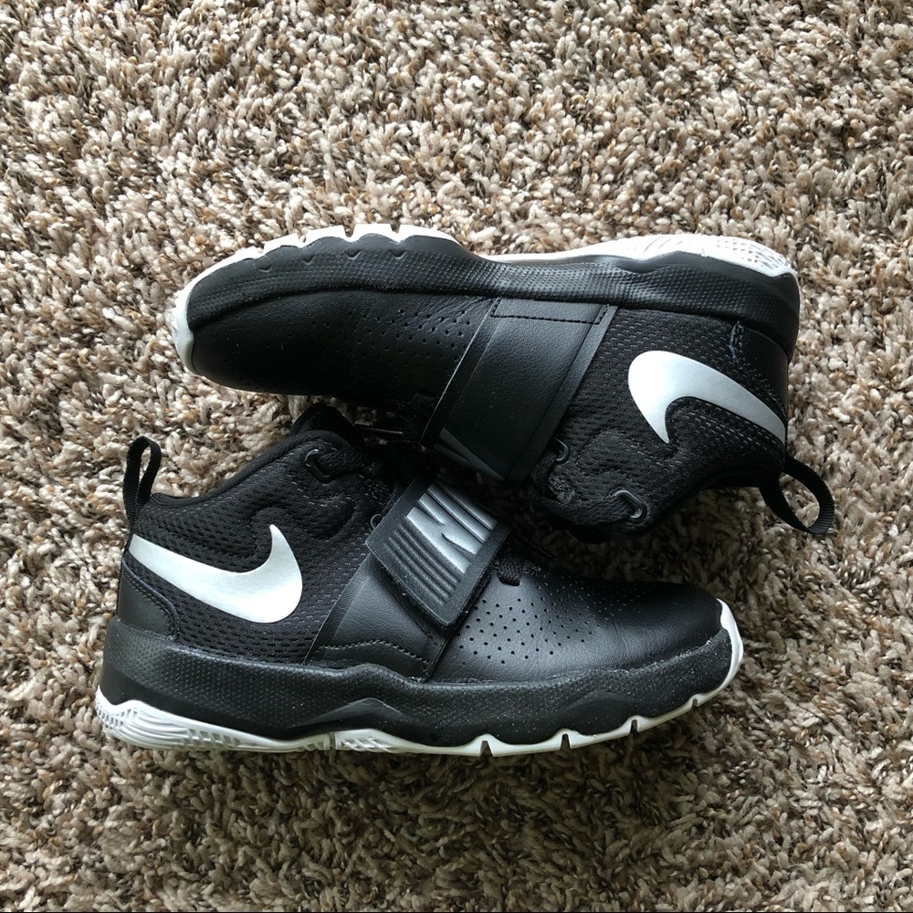 Nike Team Hustle D8
